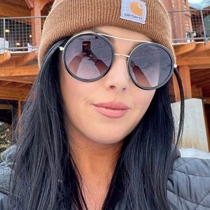 Meet your Posher, Cassie